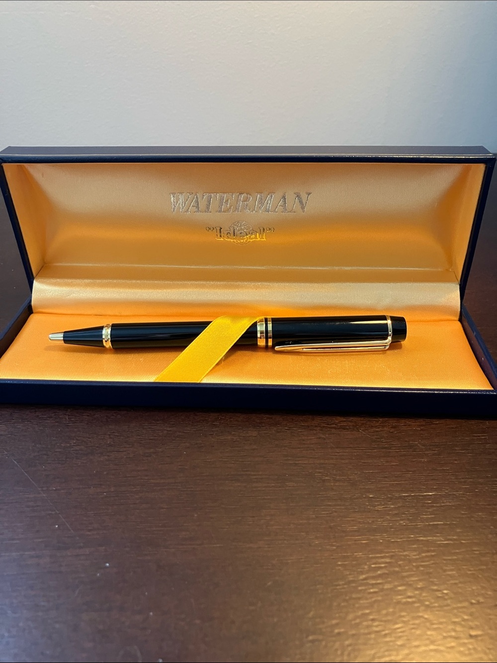 Vintage Waterman Black Gold Fountain Pen in original case made in Paris